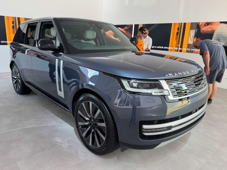 Range Rover Electric, mẫu SUV thuần điện đầu tiên trong lịch sử thương hiệu Anh lộ diện.