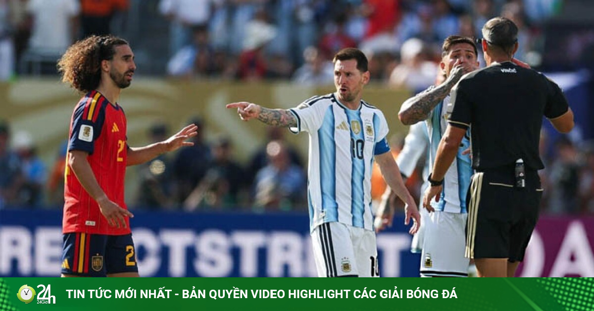 Messi mách trọng tài sao Tây Ban Nha che miệng, bị cười chê "cư xử như trẻ con"