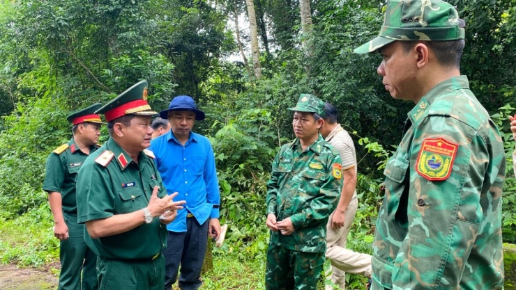 Thiếu tướng Trần Chí Tâm, Phó Chính ủy Quân khu 7 thăm, động viên lực lượng 