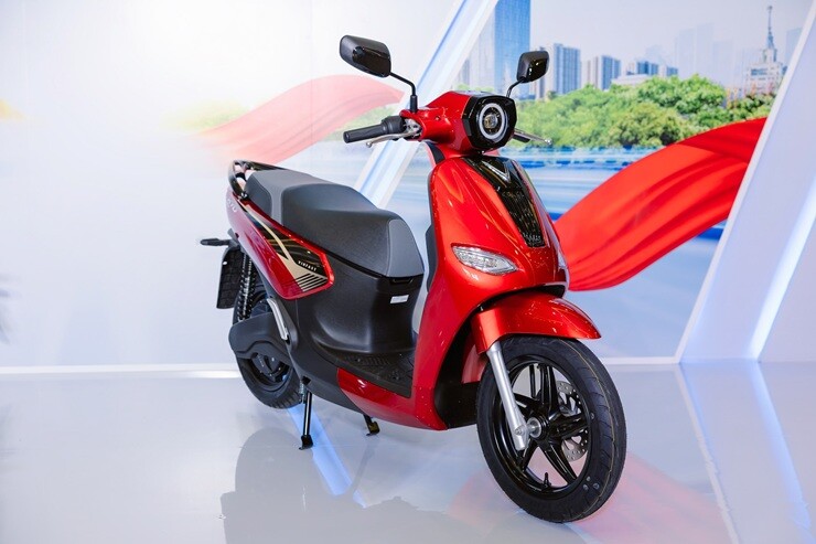 VinFast trình làng bộ đôi xe máy điện Kinet và Kyo, đi tới 160 km/lần sạc - 2