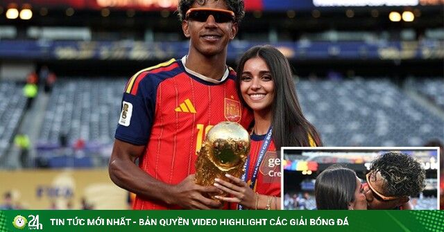 Yamal hôn bạn gái đắm đuối mừng vô địch World Cup