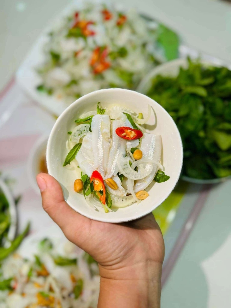 Loại cá bé tí ti, trắng trong, không tanh, ít chất béo tốt cho tim mạch, dễ tiêu hoá, phi lê làm gỏi cực ngon - 7