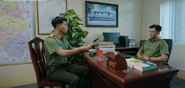 Lực lượng an ninh điều tra một số dấu hiệu bất thường của nhóm đối tượng theo dõi nhà Vân.