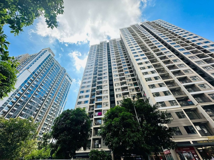 Lãi suất tăng khiến thanh khoản thị trường bất động sản suy giảm mạnh, lượng giao dịch sơ cấp trong 6 tháng đầu năm giảm đáng kể so với giai đoạn trước.