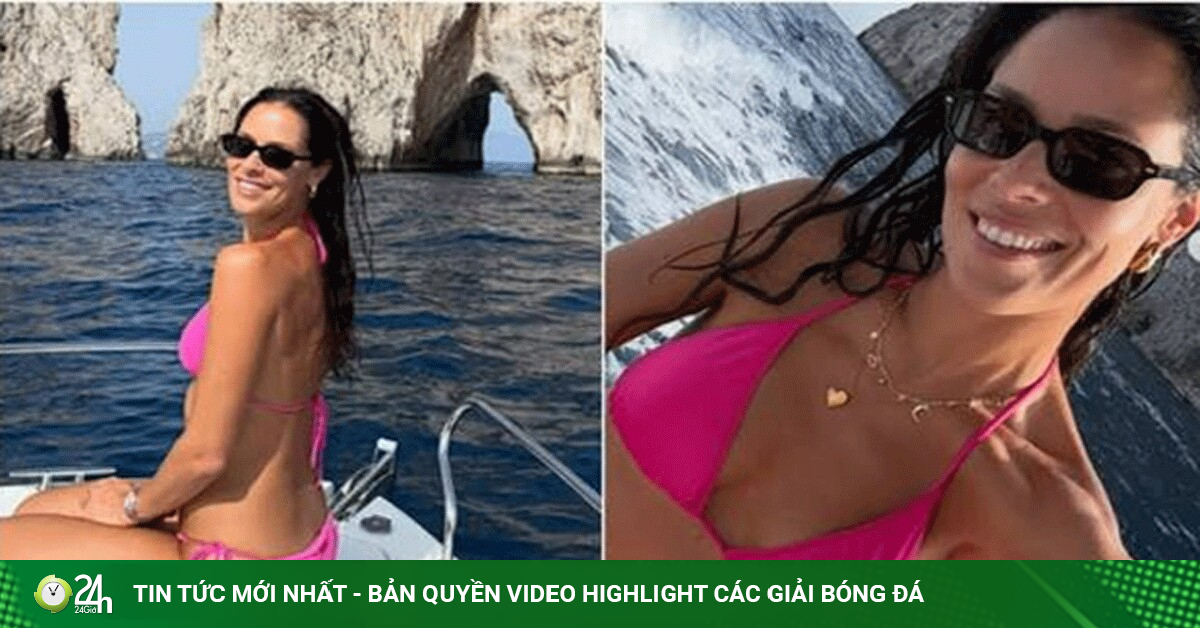 "Hoa khôi" tennis Ivanovic khoe vóc dáng vạn người mê với bikini hồng, hậu chia tay cựu sao MU