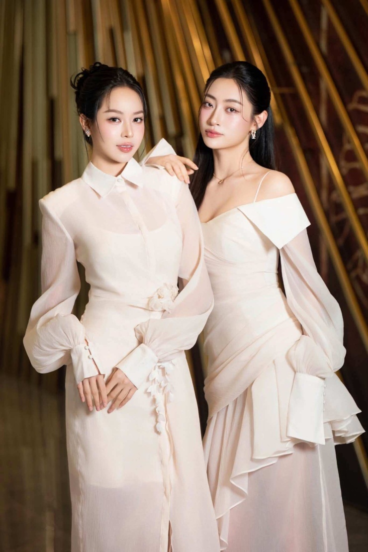 Thanh Thủy 'đọ sắc' với nàng hậu sở hữu đôi chân dài 1m22 - 3