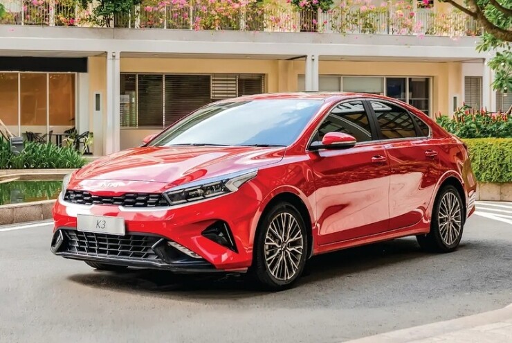 KIA K3 lướt giá rẻ có đáng mua?