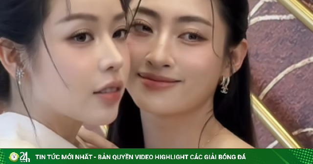 Thanh Thủy 'đọ sắc' với nàng hậu sở hữu đôi chân dài 1m22