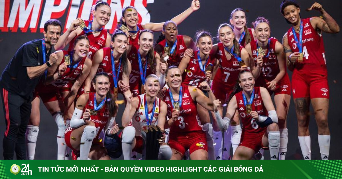 "Quái nữ" ghi điểm chấn động bóng chuyền thế giới, Thổ Nhĩ Kỳ ngược dòng vô địch kinh điển
