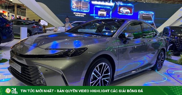 Mẫu sedan được nhiều doanh nhân yêu thích nay còn hấp dẫn hơn với công nghệ hybrid