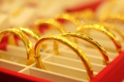 Giá vàng hôm nay 28/7: Quay đầu giảm nhẹ