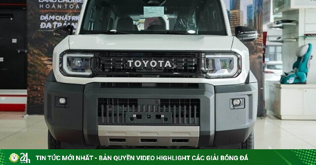 Với 1,2 tỷ đồng khách hàng Việt nhận được gì từ mẫu xe Land Cruiser FJ