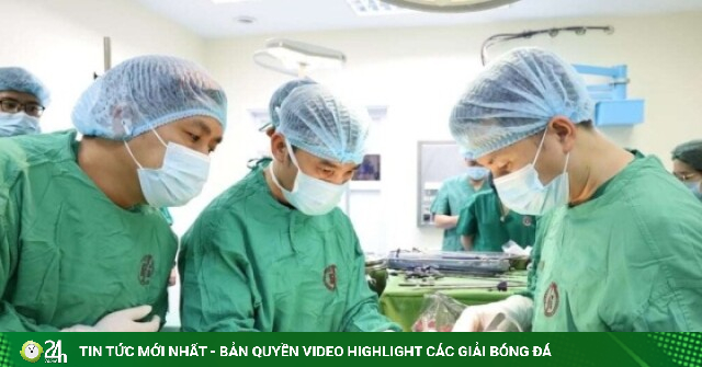Cha 60 tuổi hiến thận cứu con trai