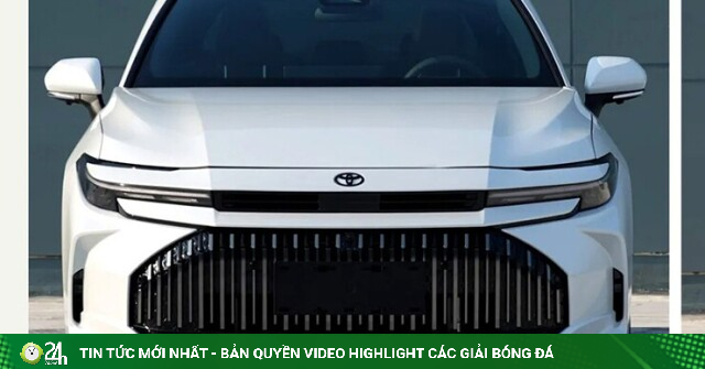 Mẫu xe sedan Toyota Avalon lộ diện bản nâng cấp mới