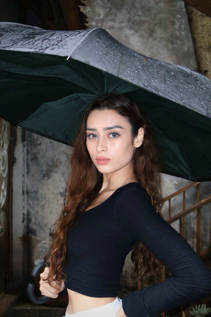 Học vấn và nhan sắc đời thường gây sốt của tân Miss Grand Vietnam 2026 - 5
