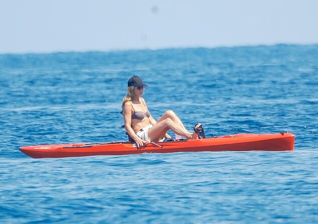 Jennifer Aniston hôn đắm đuối bạn trai trên du thuyền - 6