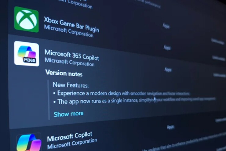 Nhiều ứng dụng bloatware được cài đặt sẵn trên hệ điều hành.