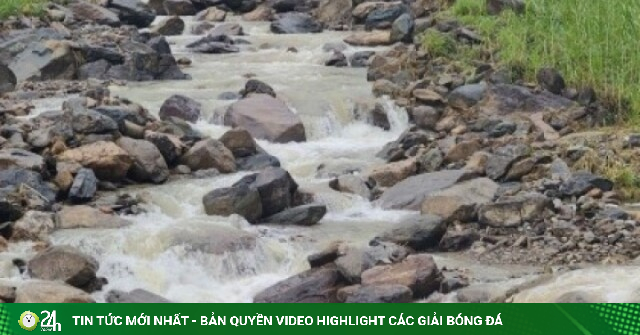 Mưa lớn khiến 3 người bị lũ cuốn trong đêm tại Sơn La