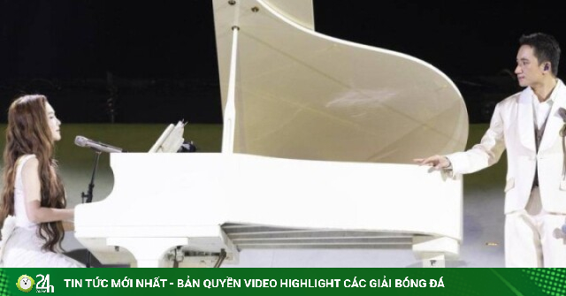 Hương Tràm thay hàng chục bộ váy trong concert nhưng đẹp nhất là hình ảnh đi chân trần hát cùng Phan Mạnh Quỳnh