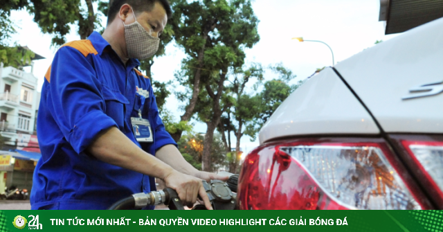 Giá xăng dầu hôm nay 3/8: Giảm mạnh