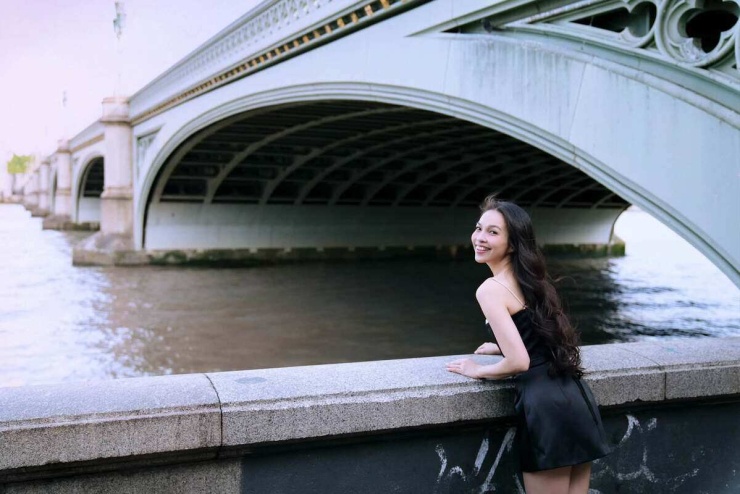 Hiền Thục dạo chơi bờ sông Thames, check in tháp Big Ben - 5
