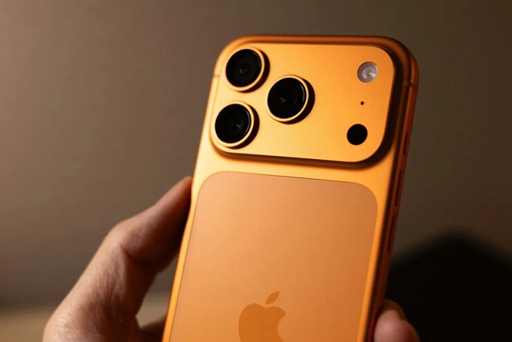 The iPhone 18 Pro is facing significant pressure regarding its DRAM supply.
