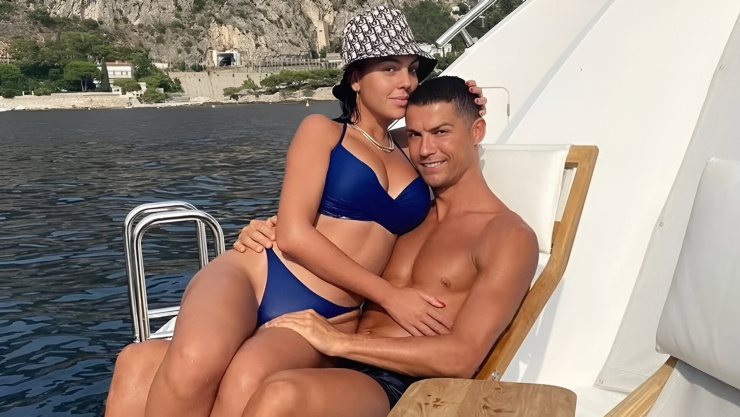 Tiện nghi trên siêu du thuyền 7,7 triệu USD của C. Ronaldo - 1
