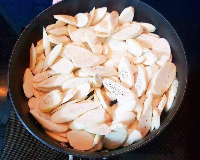 Loại củ chỉ xuất hiện vài tuần trong năm, đem xào cùng thịt bò giòn ngọt, cả nhà ăn hết nồi cơm - 5