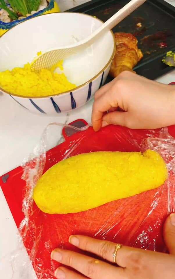 Bọc đùi gà bằng xôi