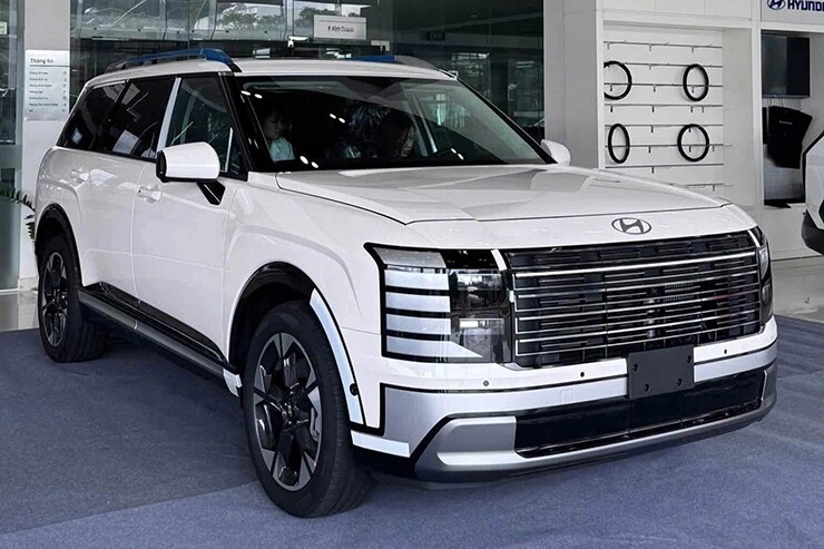 Ảnh thực tế Hyundai Palisade 2026 bản "giá mềm" tại đại lý Việt Nam - 1