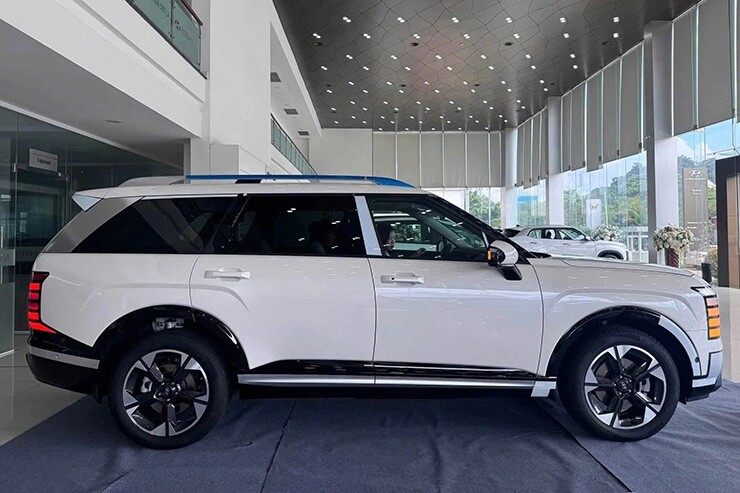 Ảnh thực tế Hyundai Palisade 2026 bản "giá mềm" tại đại lý Việt Nam - 2