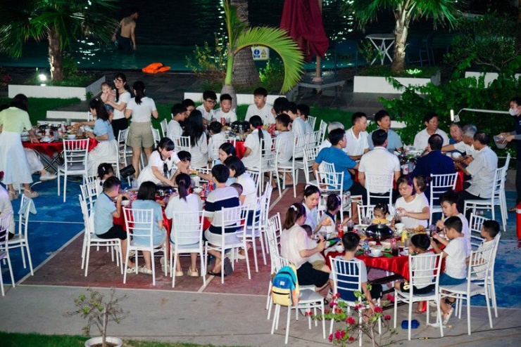 Chuyến du lịch là kỷ niệm đẹp đối với mỗi thành viên 