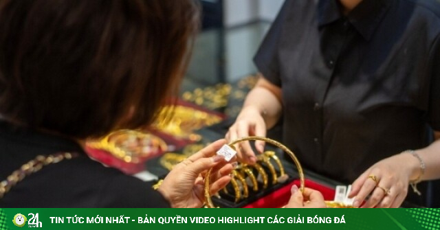 Giá vàng hôm nay 13/8: Tăng vọt lên sát 4.400 USD/ounce