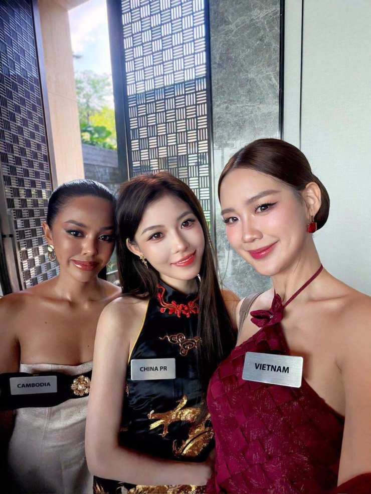 Bảo Ngọc diện váy đính 5.000 viên pha lê dự khai mạc Miss World - 6