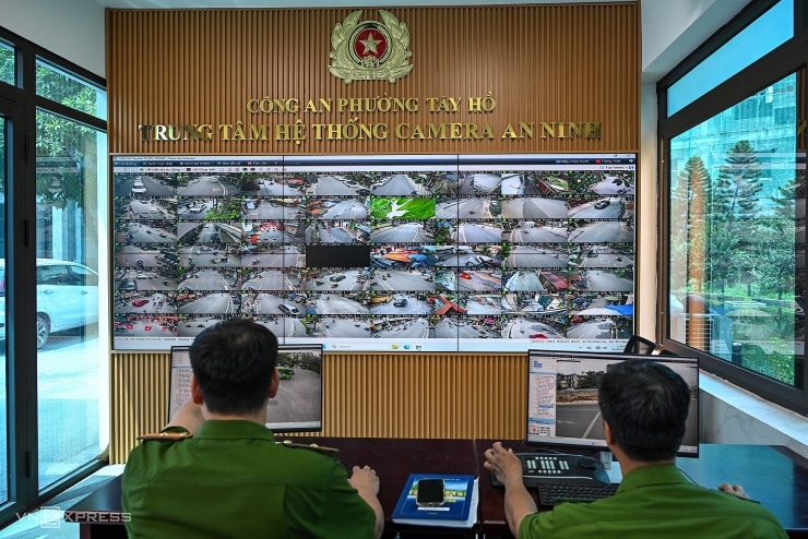 Hệ thống trung tâm camera an ninh ở Công an phường Tây Hồ, Hà Nội. Ảnh: Giang Huy
