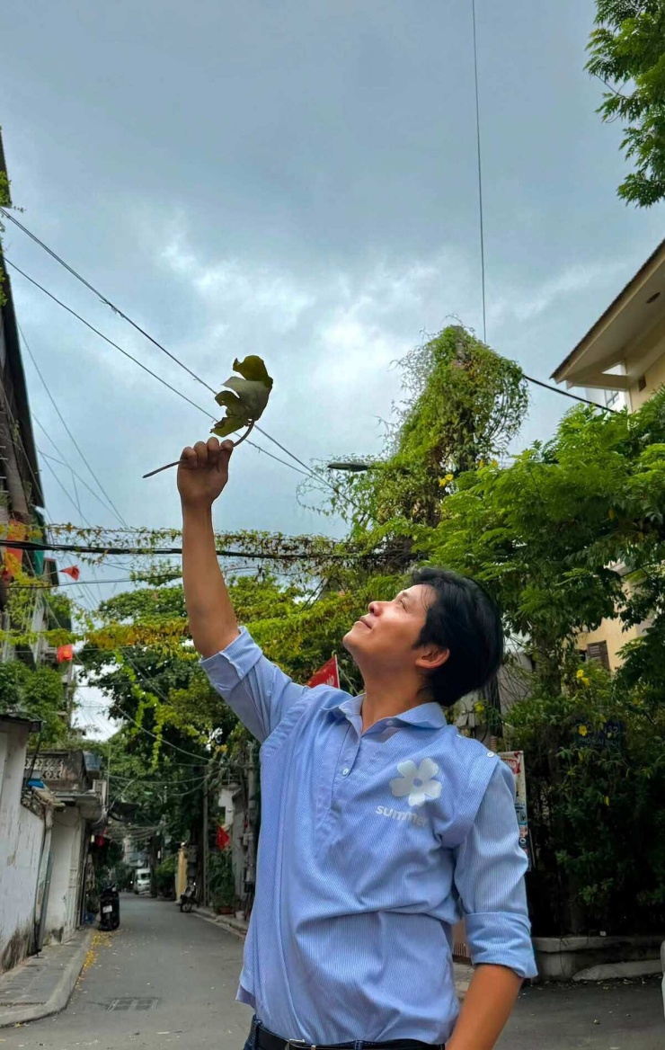 Ảnh sao 15/8: Mai Phương Thúy khoe dáng với áo xuyên thấu - 10