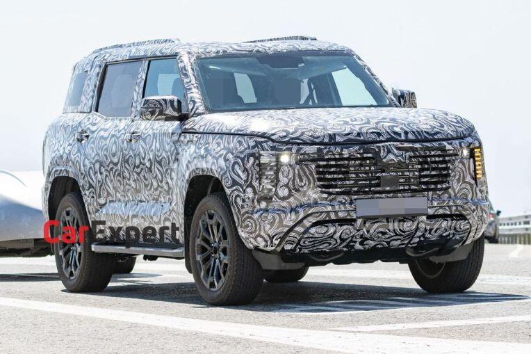 Pajero mới được kỳ vọng sẽ sử dụng động cơ I4 dầu, dung tích 2.4L tăng áp kép.