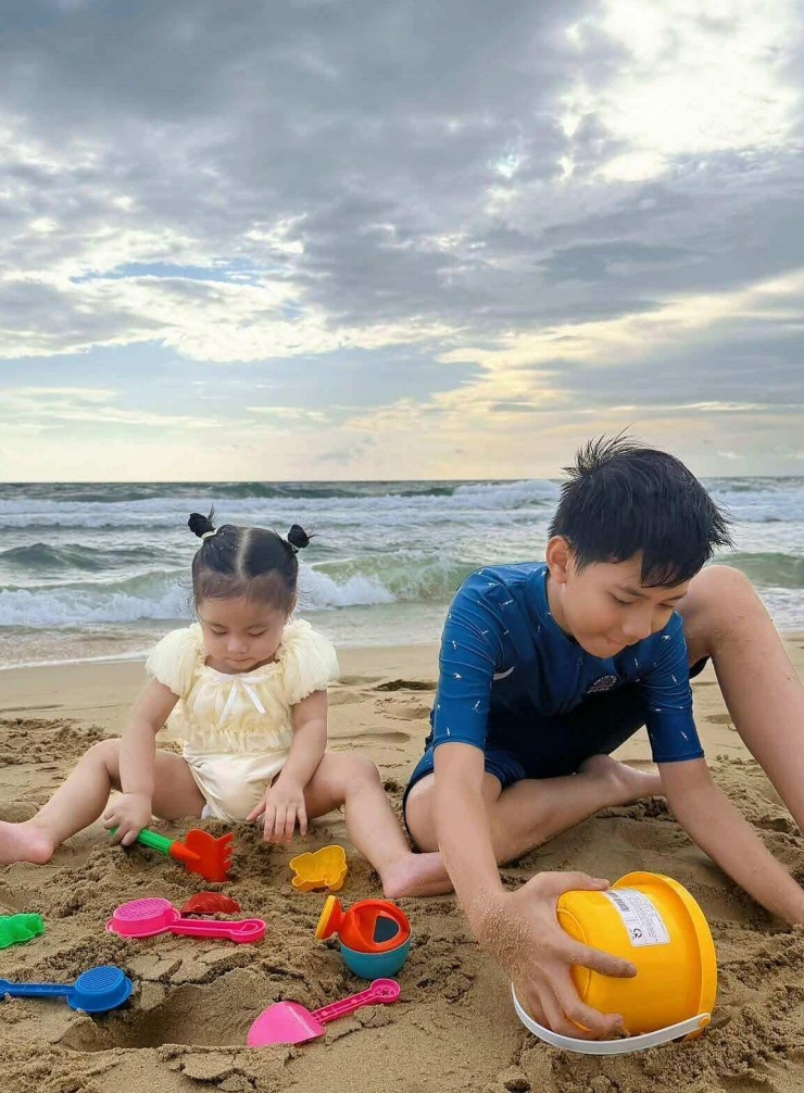 Ảnh sao 16/8: Tạo hình ngộ nghĩnh của con gái Ngô Thanh Vân - 5