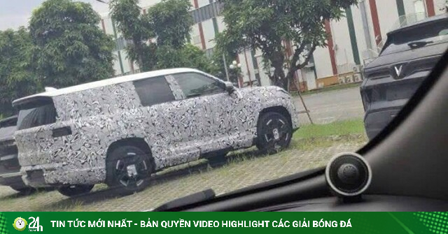 SUV bí ẩn ngang cỡ VF 9 bất ngờ lộ diện tại nhà máy VinFast
