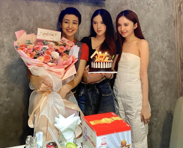 Thúy Hiền tìm điểm tựa bên 2 con gái.&nbsp;