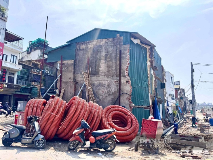 Mục sở thị khu đất rộng 6.800m2 kẹp giữa La Thành và Vành đai 1 chuẩn bị thành vườn hoa, bãi đỗ xe