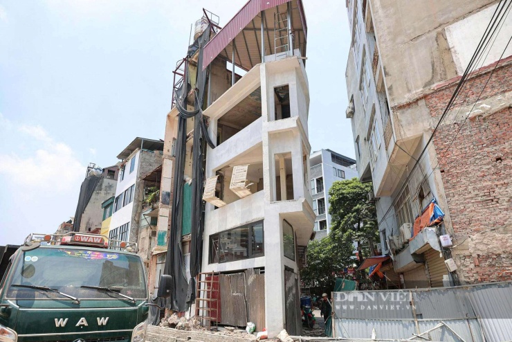 Mục sở thị khu đất rộng 6.800m2 kẹp giữa La Thành và Vành đai 1 chuẩn bị thành vườn hoa, bãi đỗ xe