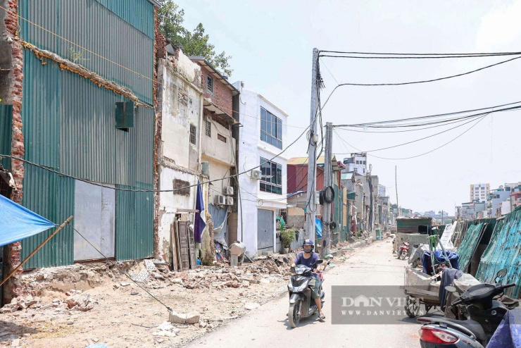 Mục sở thị khu đất rộng 6.800m2 kẹp giữa La Thành và Vành đai 1 chuẩn bị thành vườn hoa, bãi đỗ xe