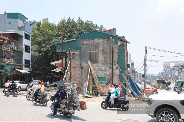 Mục sở thị khu đất rộng 6.800m2 kẹp giữa La Thành và Vành đai 1 chuẩn bị thành vườn hoa, bãi đỗ xe