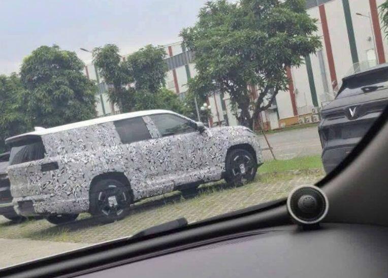 Hình ảnh về mẫu xe đang ngụy trang được lan truyền trên mạng xã hội.&nbsp;