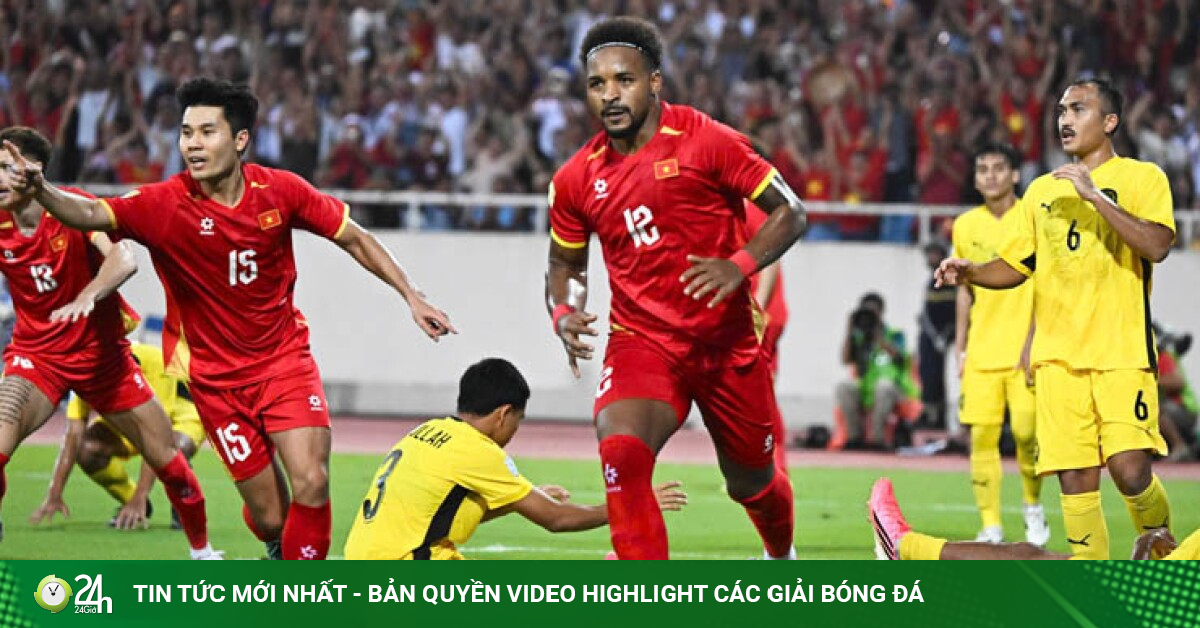 Báo Malaysia thừa nhận ĐT Việt Nam quá mạnh, báo Hàn mơ thầy Kim đạt chiến tích chưa từng có