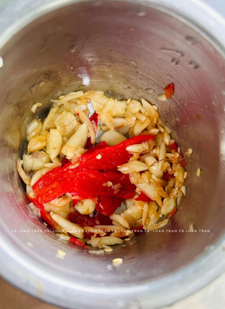 Tỏi ớt vừa đủ
