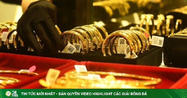 Giá vàng hôm nay 22/8: Vượt ngưỡng 4.600 USD/ounce