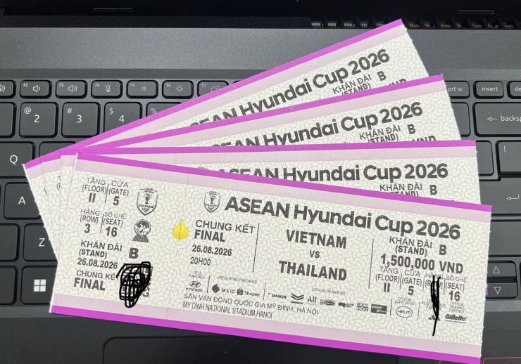 Vé trận tuyển Việt Nam vs Thái Lan lên cơn sốt. 