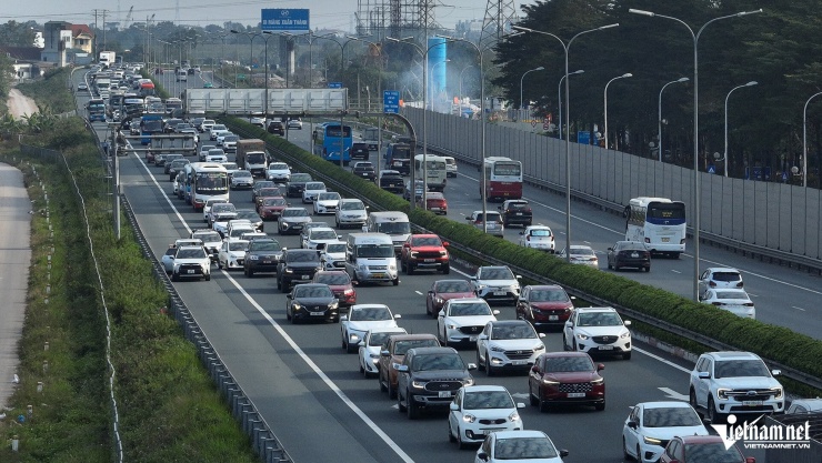 Đoạn cuối cao tốc Pháp Vân - Cầu Giẽ. Ảnh: Đình Hiếu